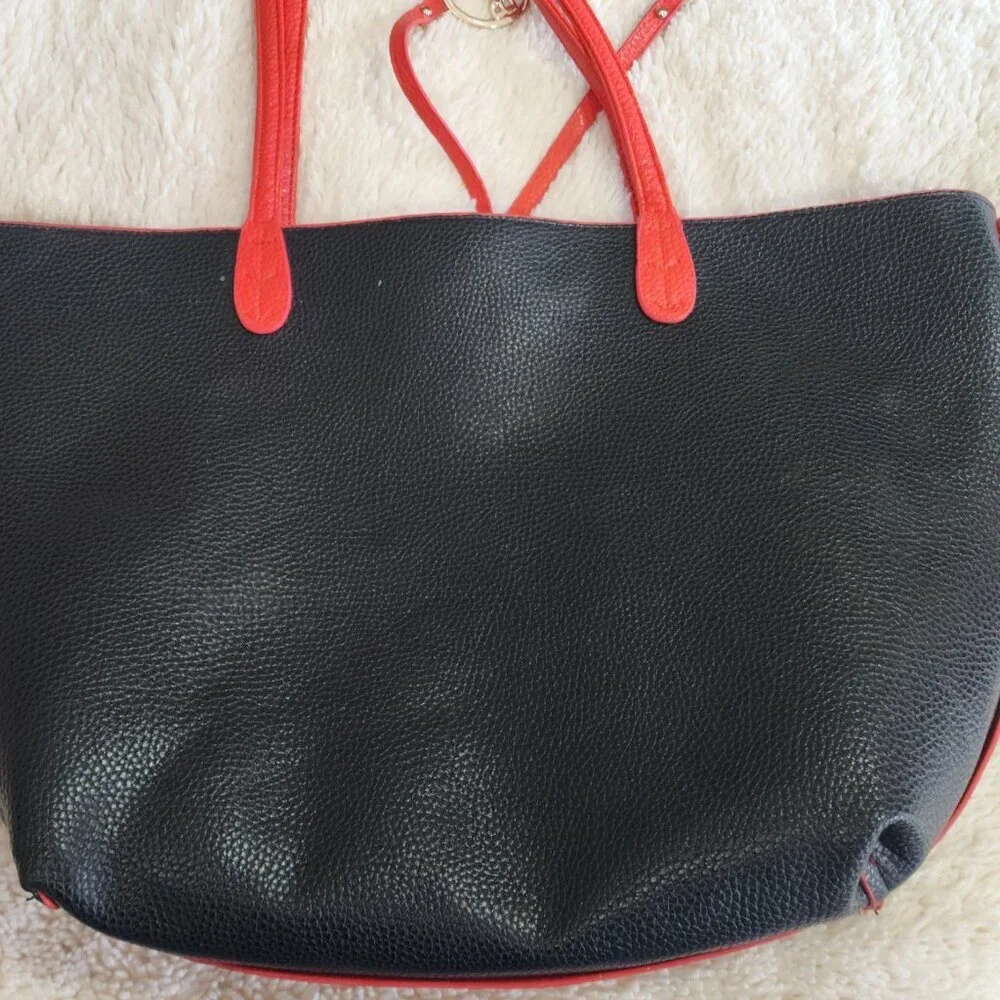 BCBG Paris reversible tote with crossbody bag - Picture 6 of 8